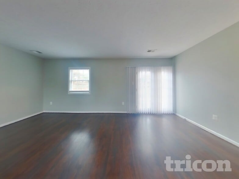 Building Photo - 4016 Oakley Dr