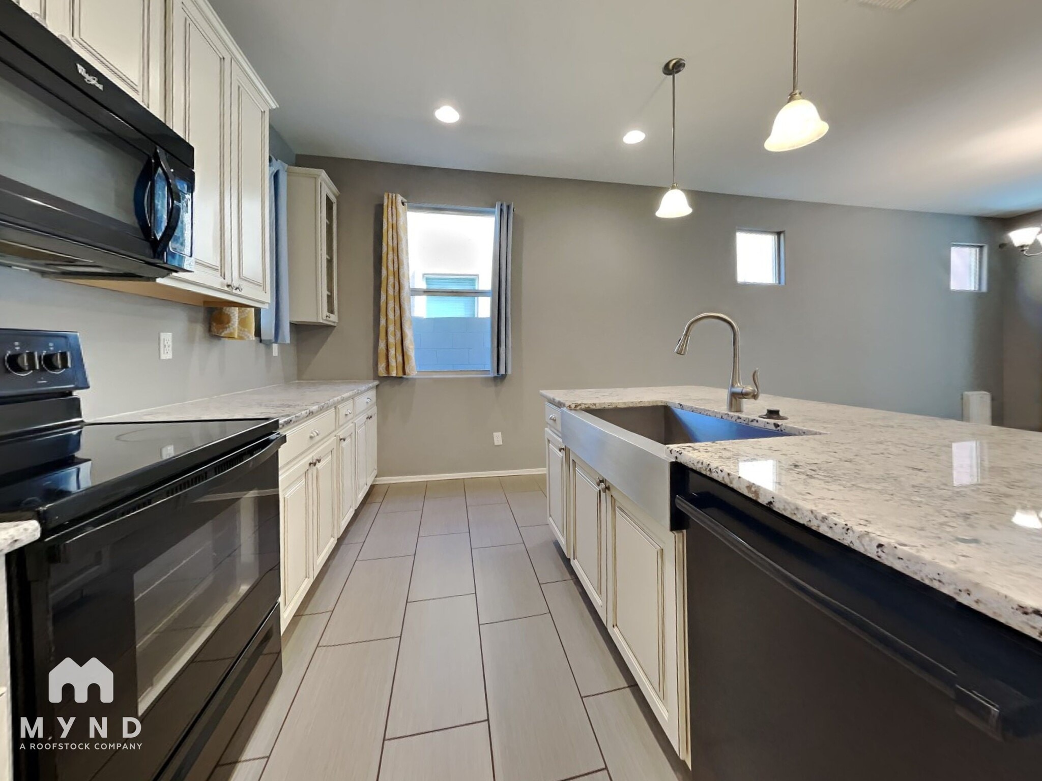 Building Photo - 1435 N Balboa