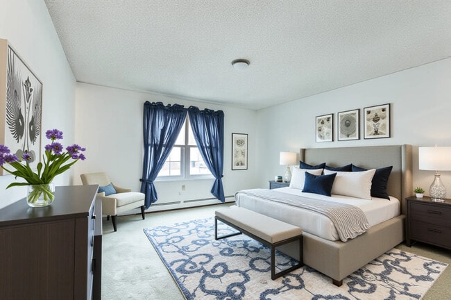 Building Photo - 8 Northbrook Dr