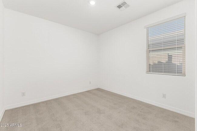 Building Photo - 1229 E Maldonado Dr