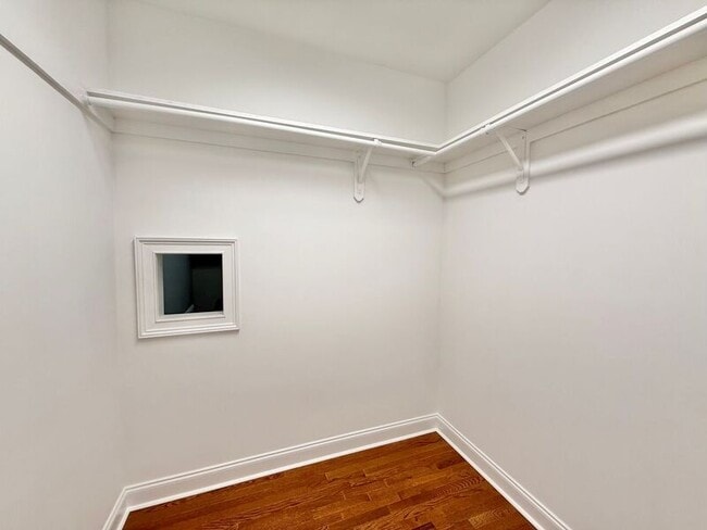 Building Photo - 5305 Castlebrook Dr