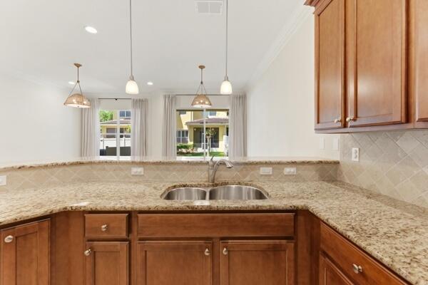 Building Photo - 6109 NW Kendra Ln