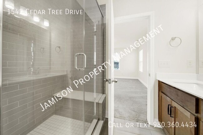 Building Photo - 1542 Cedar Tree Dr