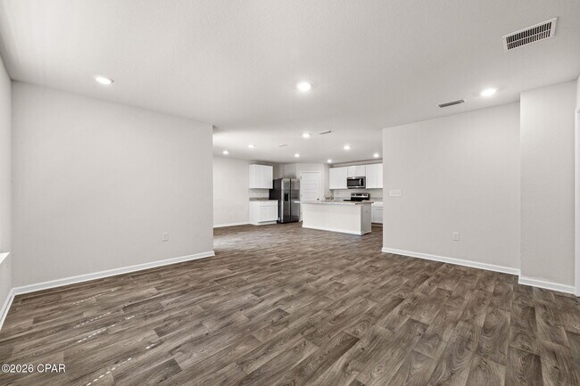 Building Photo - 5816 Viking Wy