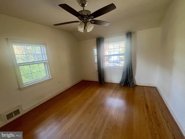 Building Photo - 8 S Hudson St