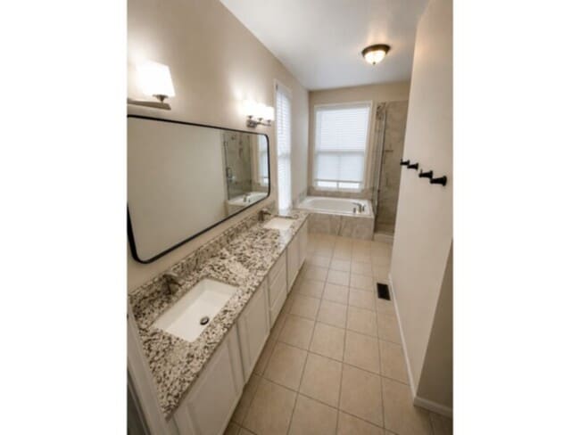 Building Photo - 9341 Chambray Ln