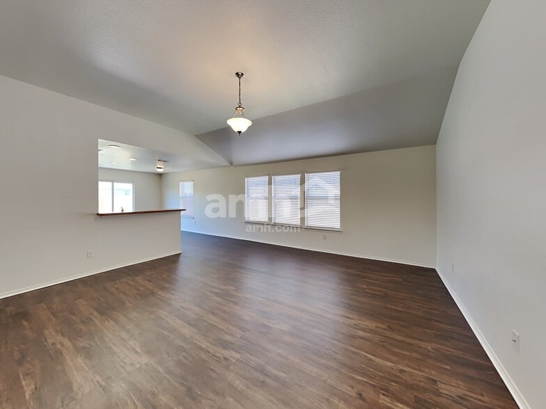 Building Photo - 9421 Pastime Ct