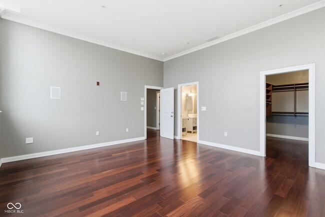 Building Photo - 141 S Meridian St