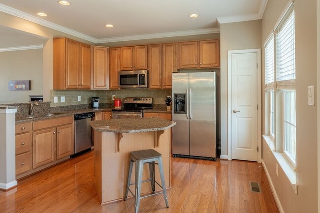 Building Photo - 1992 Asheville Dr