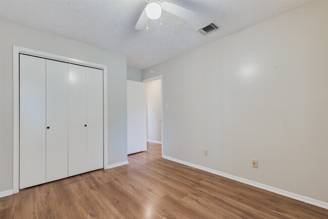Building Photo - 22206 N Fork Dr