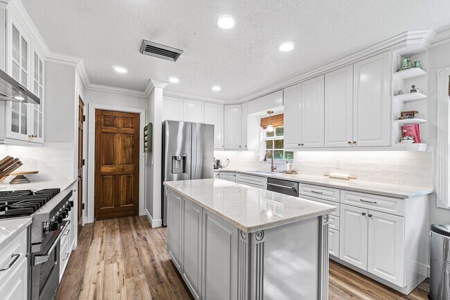 Building Photo - 12101 Tumbleweed Ct