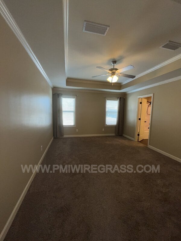 Building Photo - 229 Lace Dr