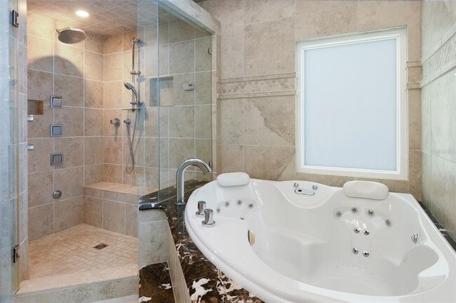 Building Photo - 11820 Capri Cir S