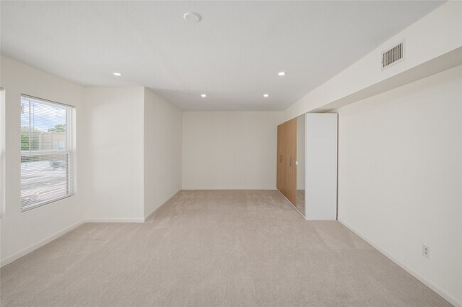 Building Photo - 9417 Bassoon Dr