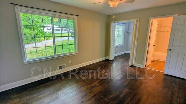 Building Photo - 631 Blackhawk Cir