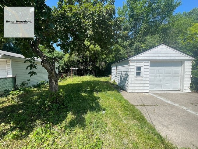 Building Photo - Cozy 3-Bedroom Bungalow for Rent: A Perfect Place to Call Home (SECTION 8-Preferred)