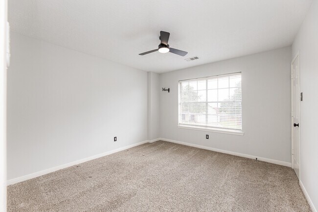 Building Photo - 23106 Beech Canyon Dr