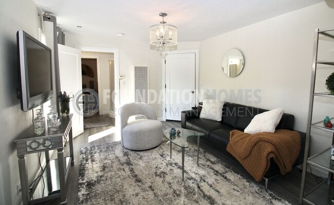 Building Photo - Creative Cottage Retreat – Near Downtown San Anselmo- Music Studio - A/C - FOUNDATION