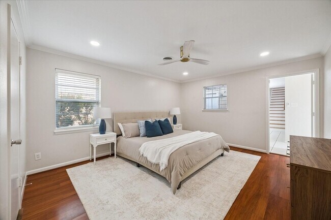 Building Photo - 9777 Larston St