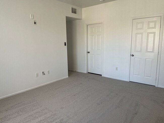 Building Photo - 7131 S Durango Dr