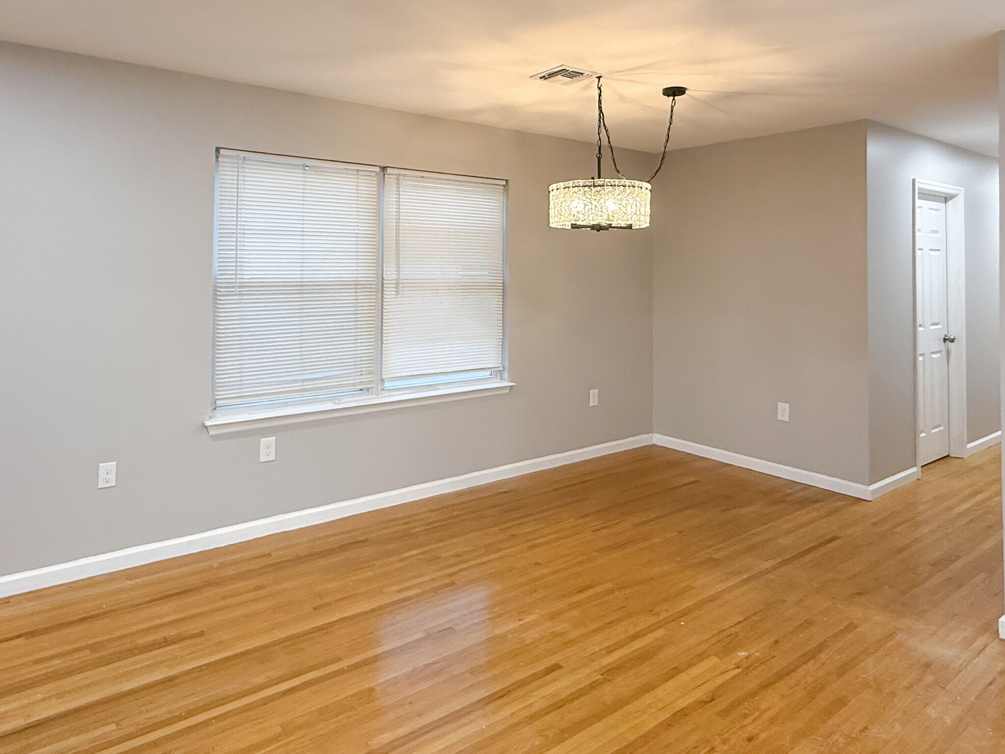 Building Photo - 632 Norwood Ter