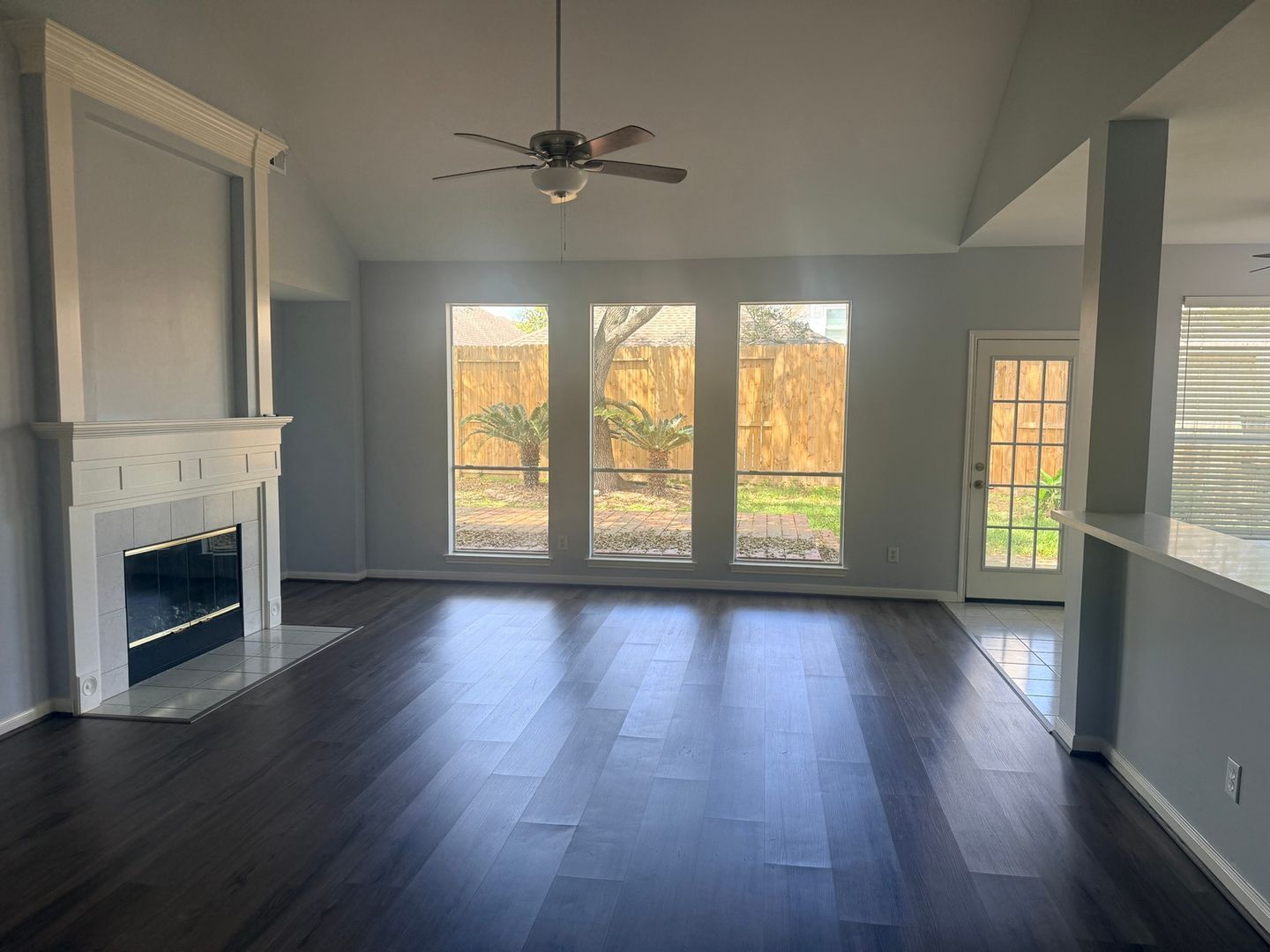 Building Photo - 3204 Coral Ridge Dr