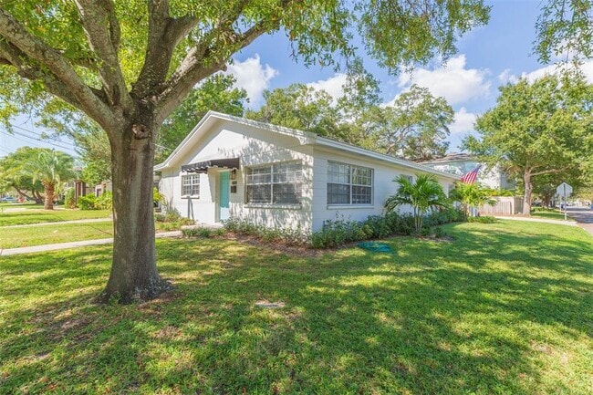 Building Photo - 3401 W San Pedro St