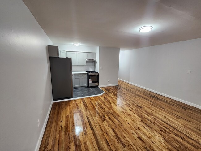 Building Photo - 204 Cleveland St