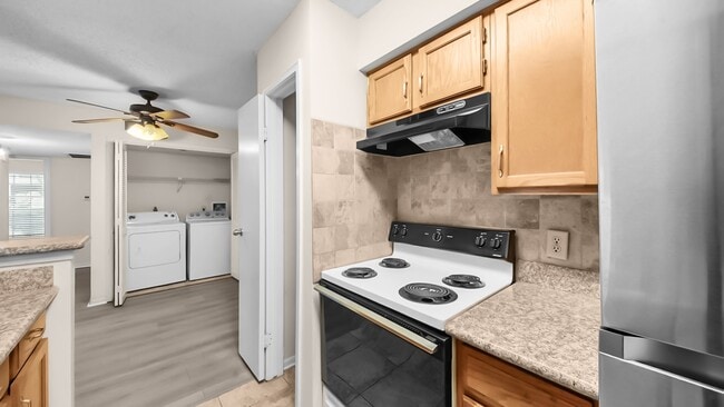 Building Photo - 2120 El Paseo St