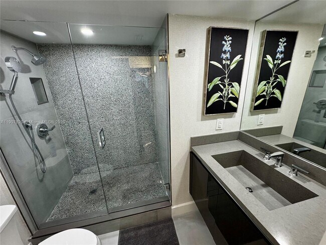 Building Photo - 19555 E Country Club Dr