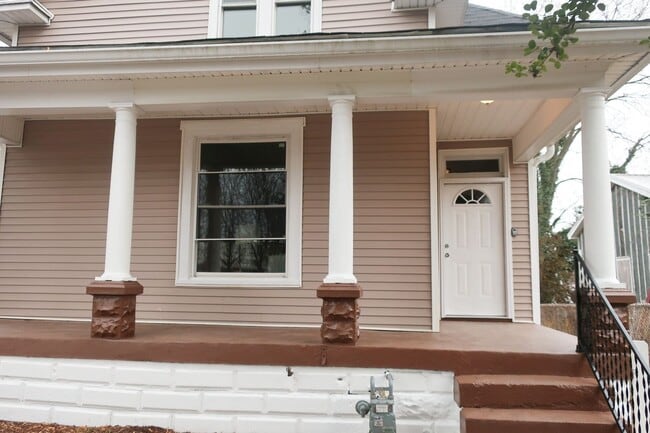 Building Photo - 3 br, 2 bath House - 1627 Lee Court