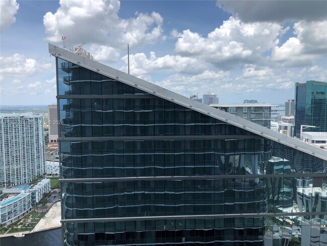 Building Photo - 801 S Miami Ave