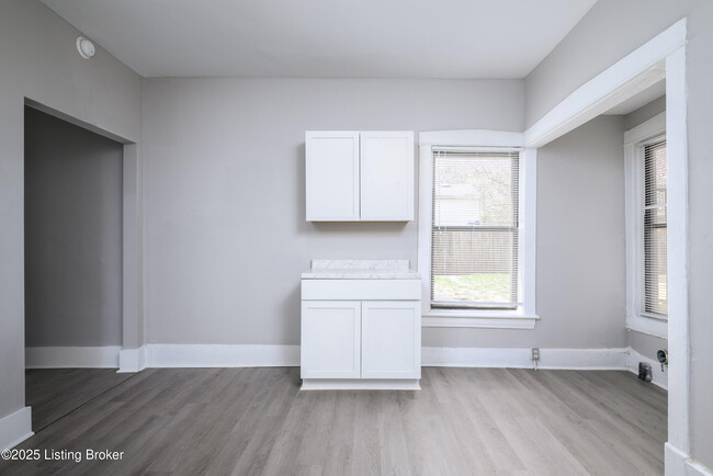 Building Photo - 1701 Hale Ave