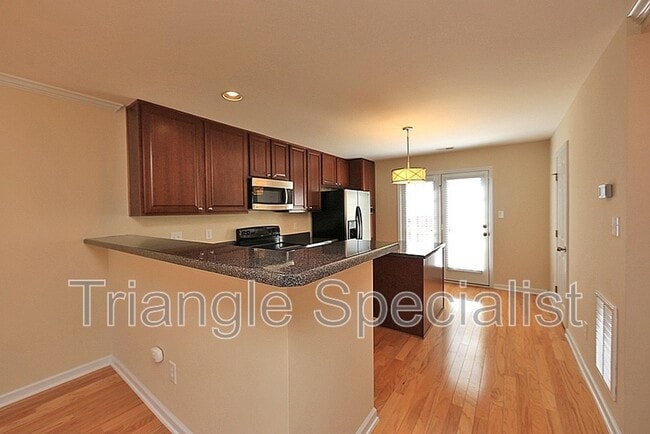 Building Photo - 9811 Cicero Dr