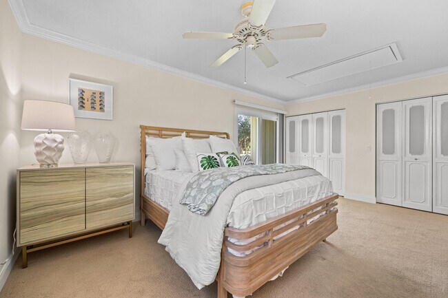 Building Photo - 9239 SE Riverfront Terrace