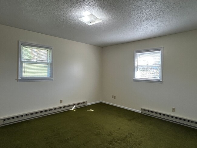 Building Photo - Large Brick Ranch with Finished Basement a...