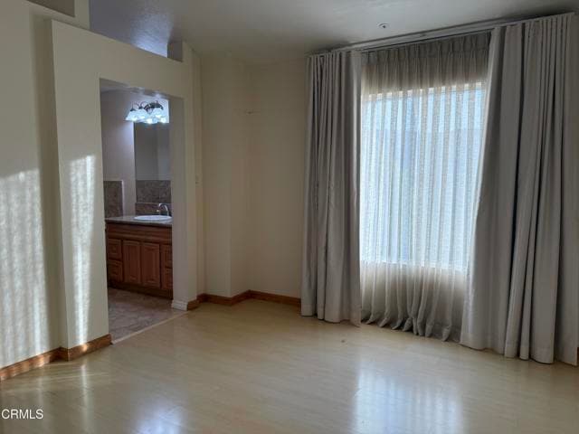 Building Photo - 833 Calle La Primavera