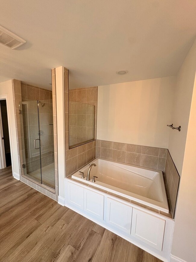 Building Photo - 104 Alva Ct