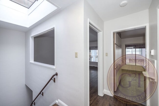 Building Photo - Rincon Hill - 3 BR, 2 BA House 1,164 Sq. Ft. - 3D Virtual Tour, Garage, Yard