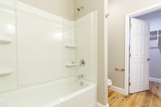 Building Photo - 62 Scout Br