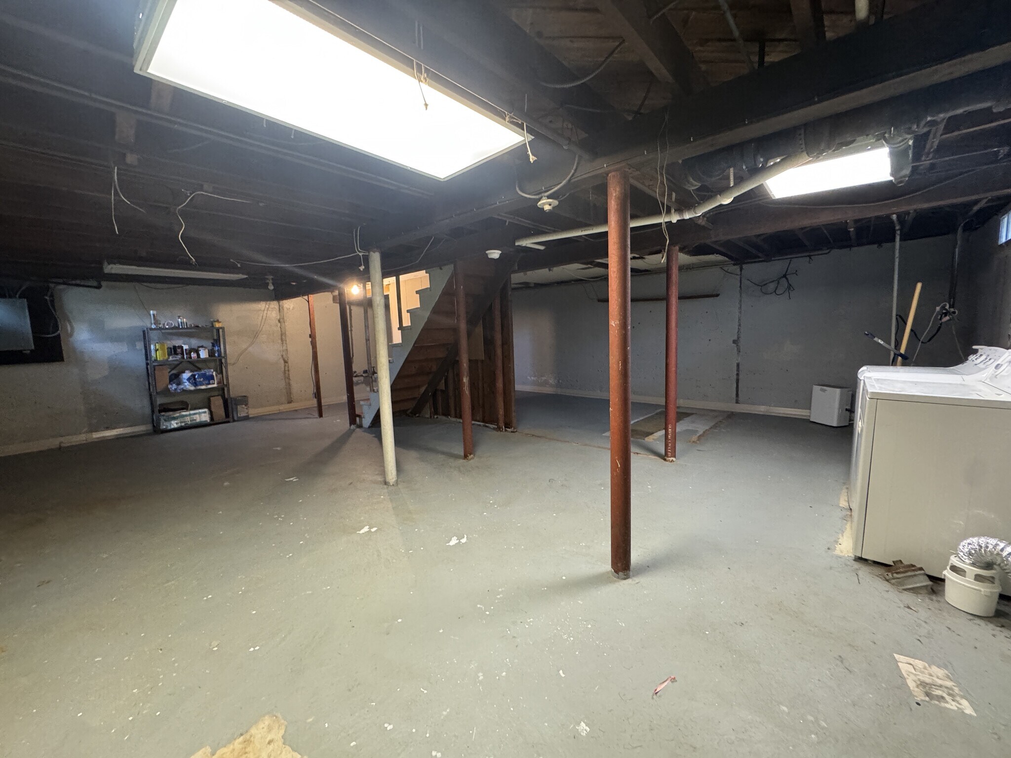 Building Photo - 59 Robbins Ave