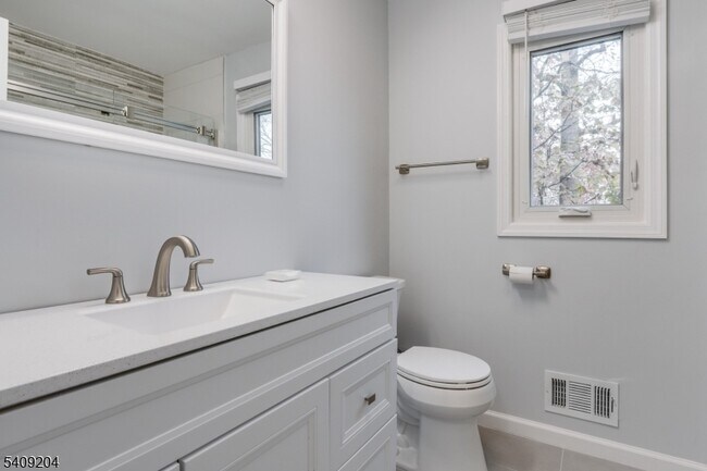 Building Photo - 111 Patriots Rd