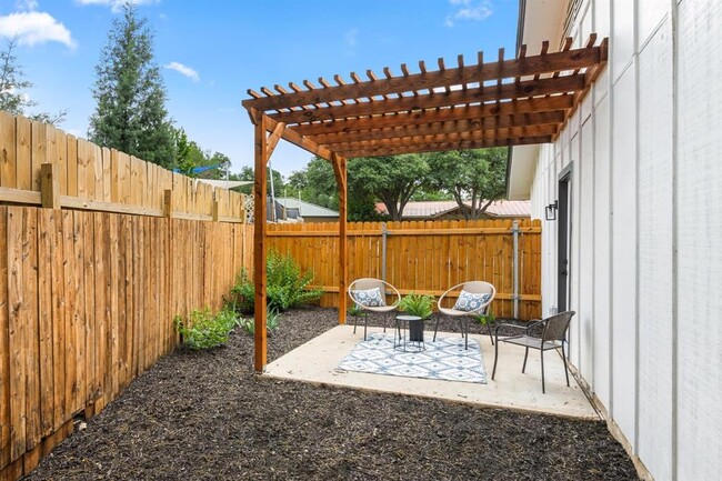 Building Photo - 2506 Carlow Dr