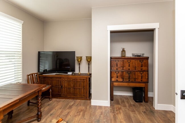 Building Photo - Stunning Flying Horse Patio Home with Stunning Views!!