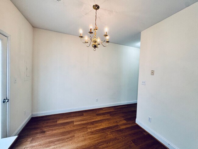 Building Photo - 812 Wiggington Rd