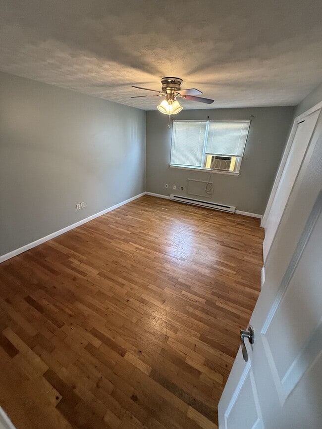 Building Photo - 63 Hiltbrand-Unit 4-3