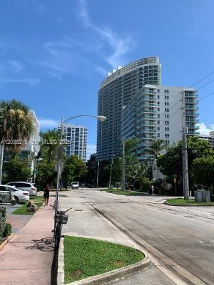 Building Photo - 1605 Bay Rd