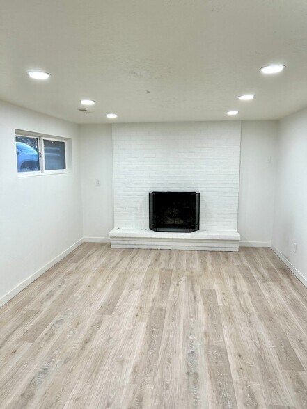 Building Photo - 37 Eastwood Dr