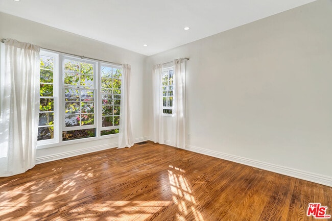 Building Photo - 10587 Holman Ave