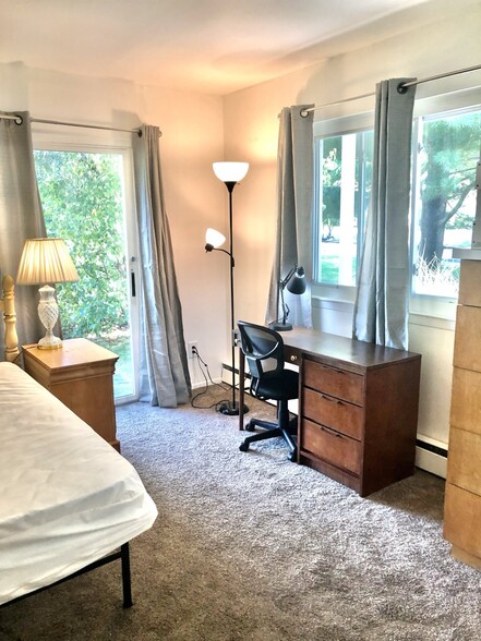 Building Photo - 42 Patricia Ln